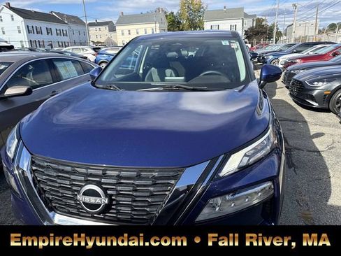 Used 2022 Nissan Rogue SV image 9