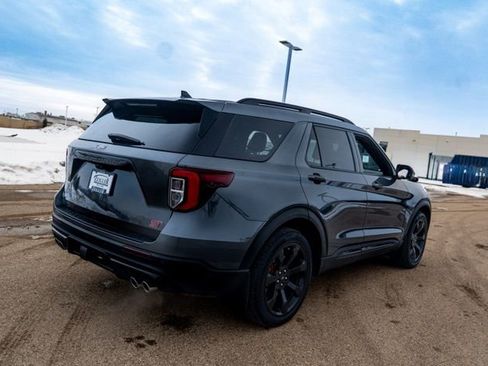 Used 2022 Ford Explorer ST w/ ST Street Pack image 7