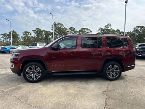 Certified 2024 Jeep Wagoneer Series II w/ Flexible Seating Group image 6