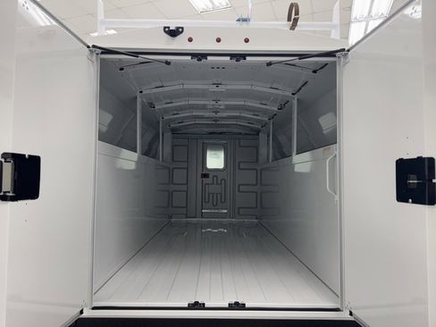 New 2025 Chevrolet Express 3500 Work Van w/ Power Convenience Package image 27