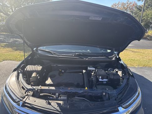 Used 2024 Chevrolet Equinox LT image 38