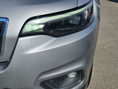Used 2019 Jeep Cherokee Latitude Plus AWD/4WD image 10