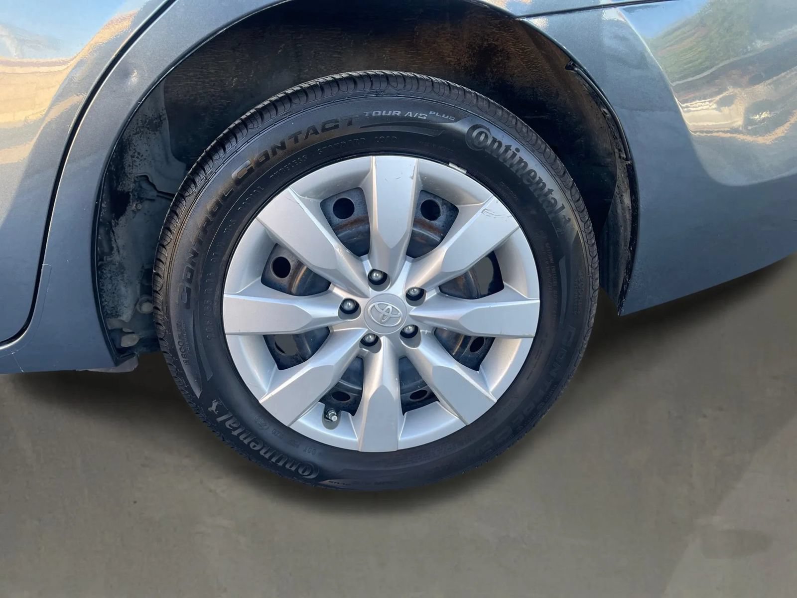 Used 2014 Toyota Corolla LE FWD image 10