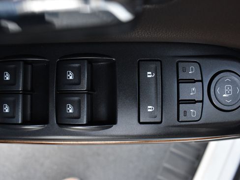 Used 2018 Chevrolet Silverado 1500 LTZ w/ LTZ Plus Package image 14