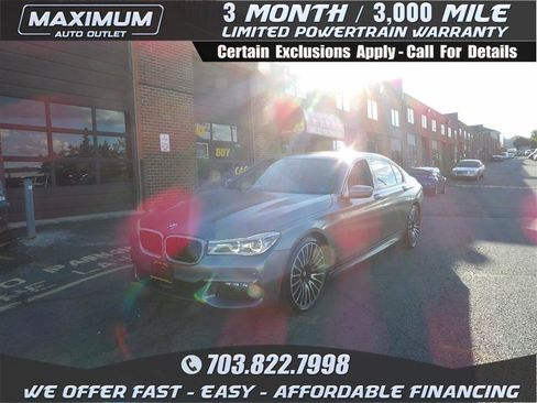Used 2018 BMW 750i w/ Executive Package RWD image 9