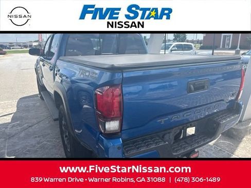 Used 2018 Toyota Tacoma TRD Off-Road w/ TRD Premium Off Road Package RWD image 11