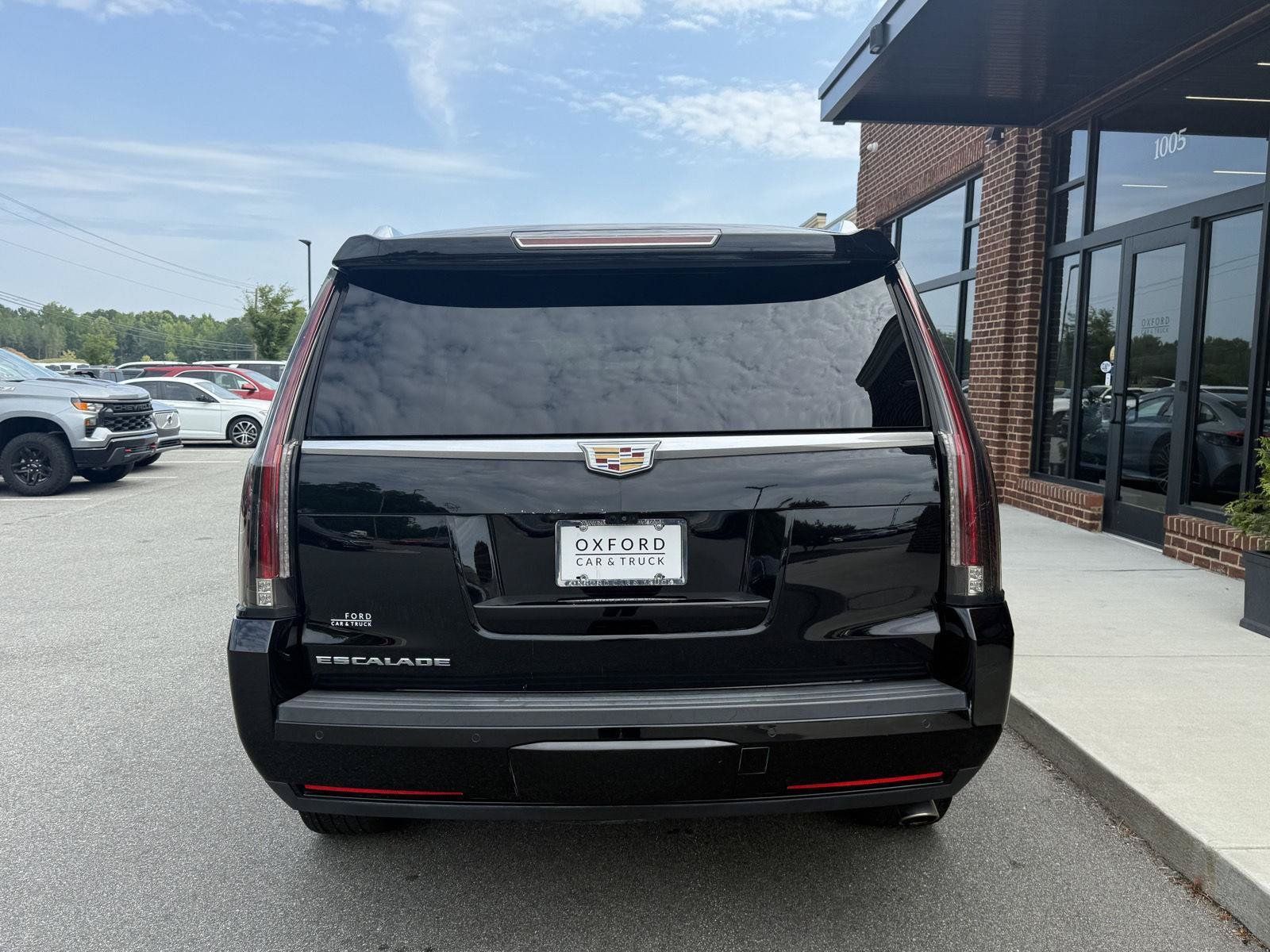 Used 2020 Cadillac Escalade Premium Luxury RWD image 24
