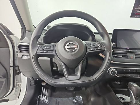 Certified 2025 Nissan Altima 2.5 S FWD image 15