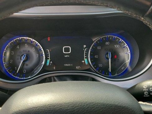 Used 2018 Chrysler Pacifica Touring-L Plus w/ S Appearance Package image 27