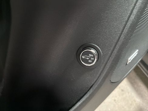 Used 2025 Chevrolet Blazer RS image 25