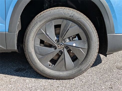 New 2026 Volkswagen Taos S image 10