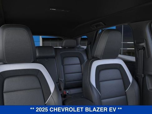 New 2025 Chevrolet Blazer EV LT image 25