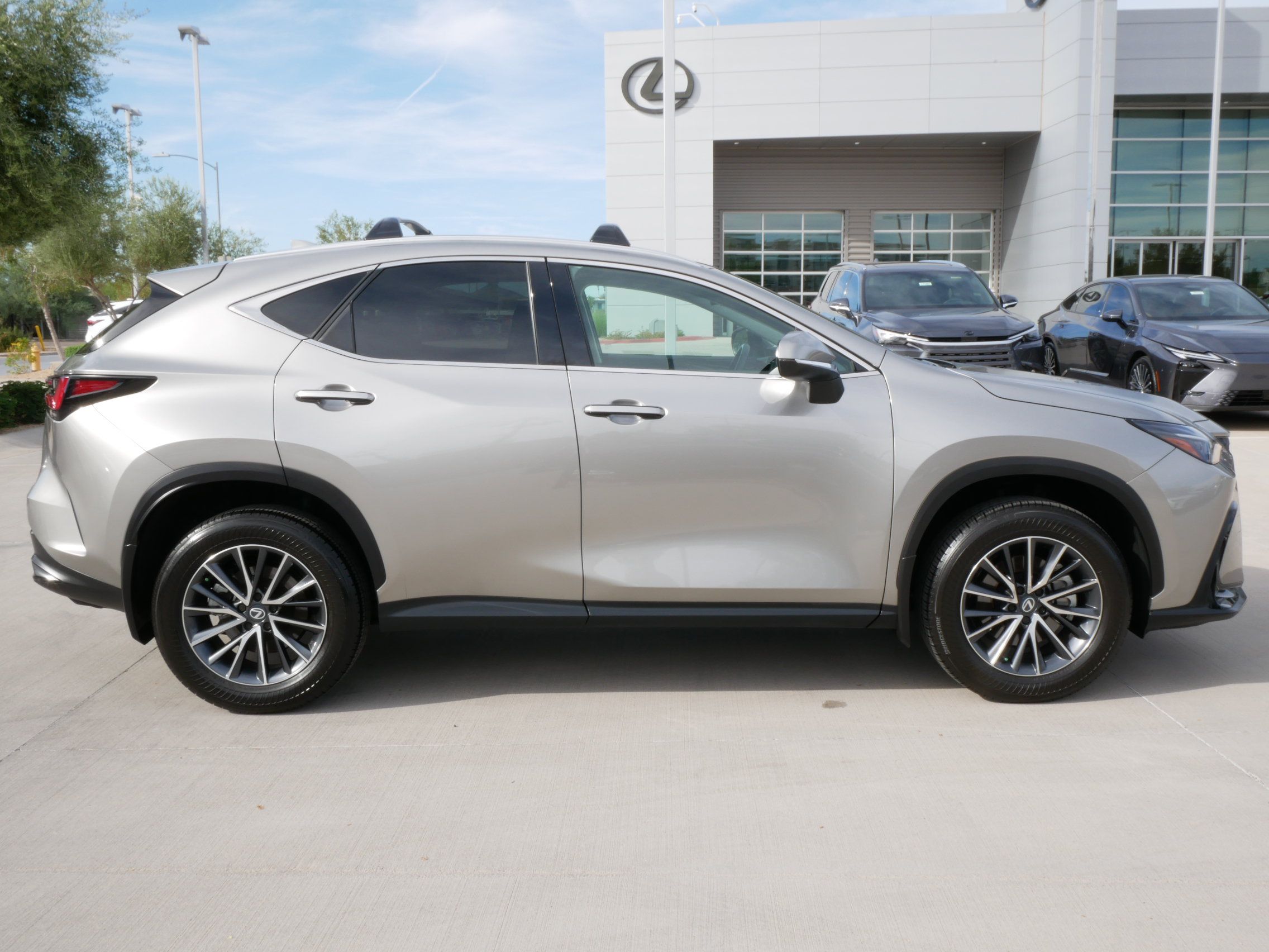 Used 2026 Lexus NX 350h AWD w/ Accessory Package (2T) image 13