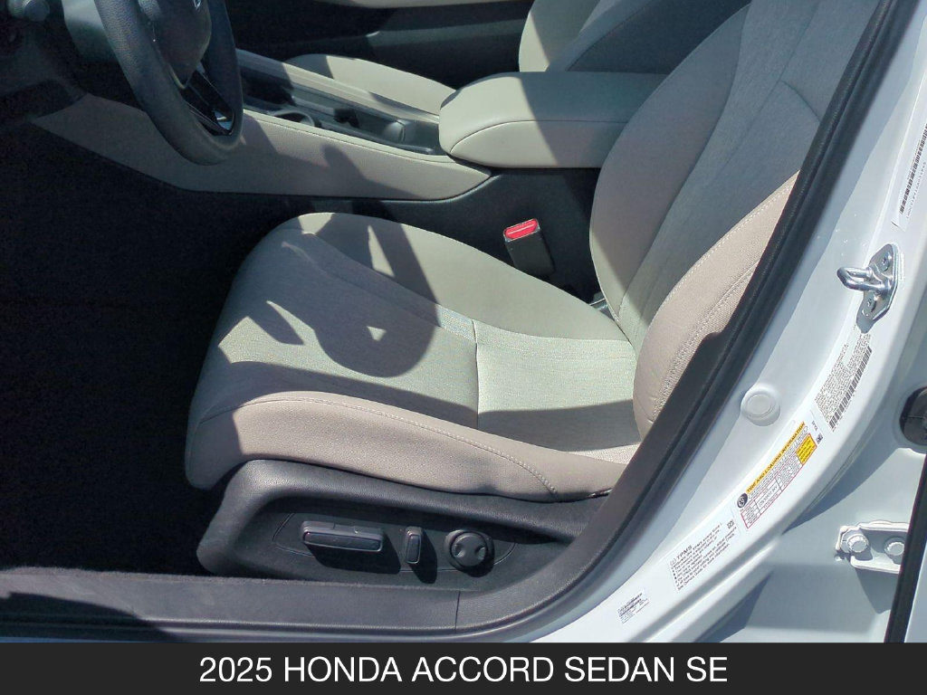 Used 2025 Honda Accord SE image 15