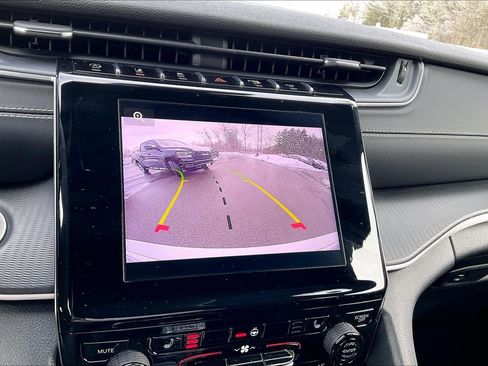 Used 2023 Jeep Grand Cherokee Altitude image 26