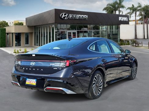 Certified 2025 Hyundai Sonata Limited image 3
