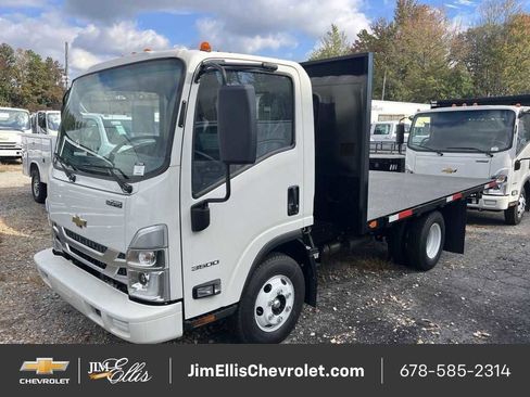 New 2025 Chevrolet Low Cab Forward image 2