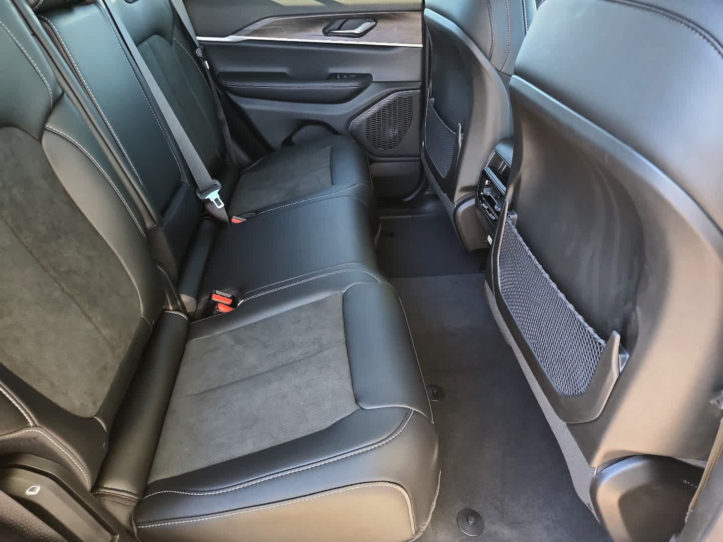 New 2026 Jeep Grand Cherokee Altitude AWD/4WD image 26