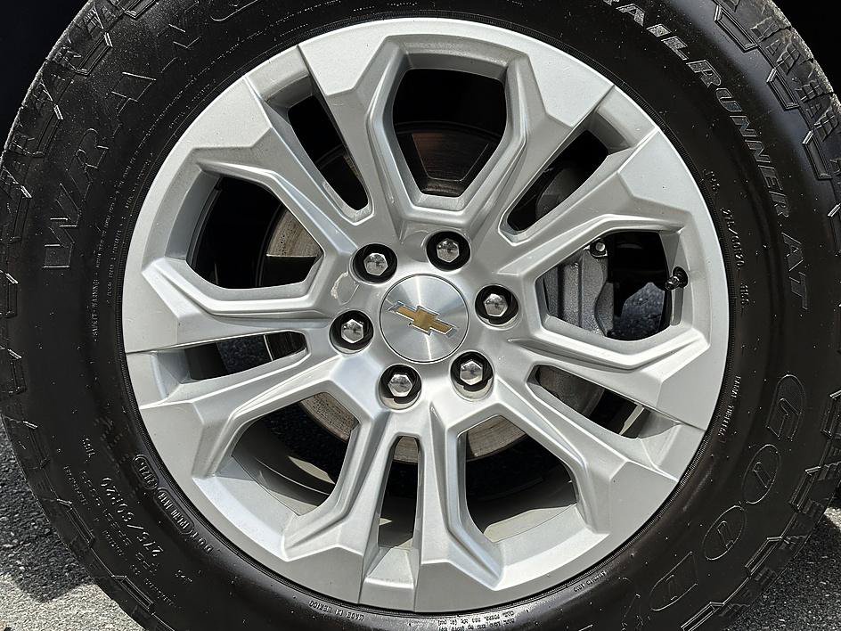 Used 2025 Chevrolet Silverado 1500 LTZ w/ LTZ Premium Package AWD/4WD image 8