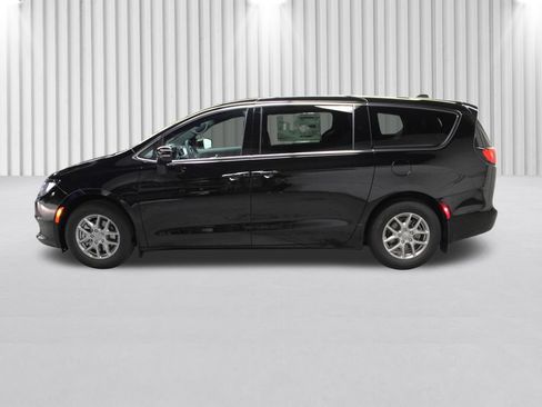 New 2026 Chrysler Voyager LX FWD image 6