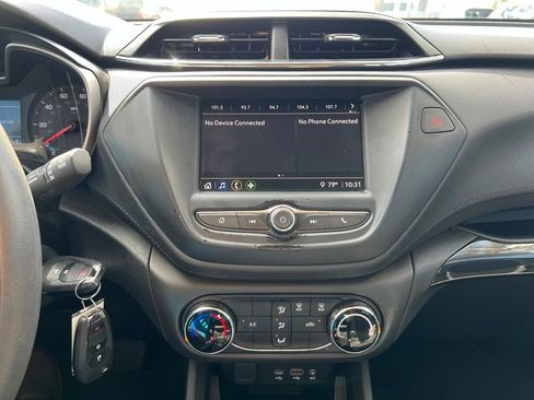 Used 2021 Chevrolet TrailBlazer LS FWD image 17