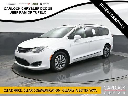 Used 2020 Chrysler Pacifica Touring-L Plus w/ Advanced Safetytec Group image 8