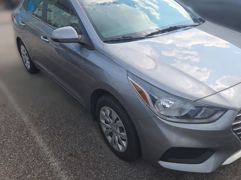Used 2022 Hyundai Accent SE FWD image 4