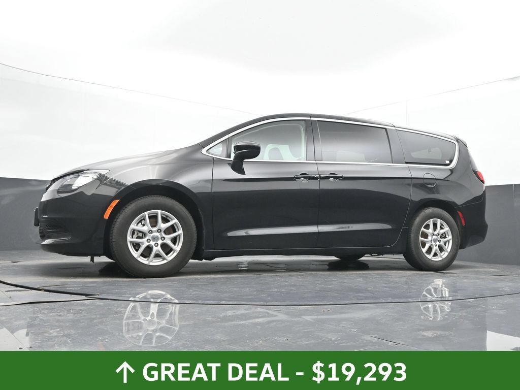 Used 2023 Chrysler Voyager LX FWD image 51