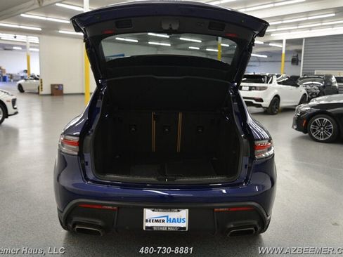 Used 2023 Porsche Macan AWD/4WD image 26