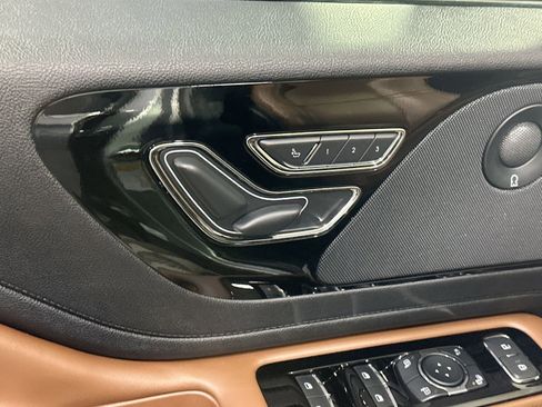 Used 2023 Lincoln Aviator Reserve w/ Elements Package Plus image 17