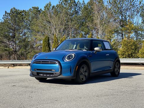 Used 2023 MINI Cooper 2-Door Hardtop image 13