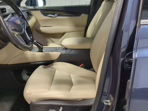 Used 2019 Cadillac XT5 FWD image 28