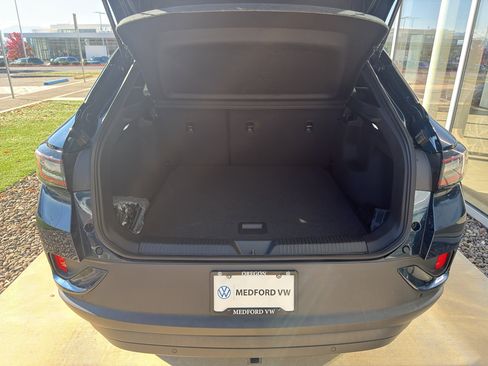 Used 2023 Volkswagen ID.4 Pro image 14