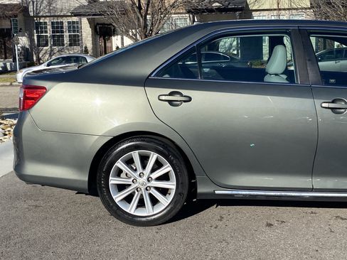 Used 2014 Toyota Camry L image 6