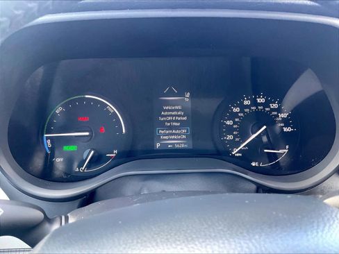 Used 2024 Toyota Sienna XLE image 25