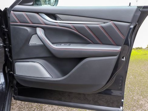 Used 2019 Maserati Levante Trofeo image 61