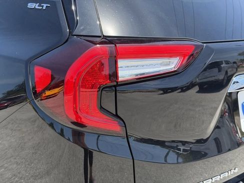 Used 2023 GMC Terrain SLT AWD/4WD image 14