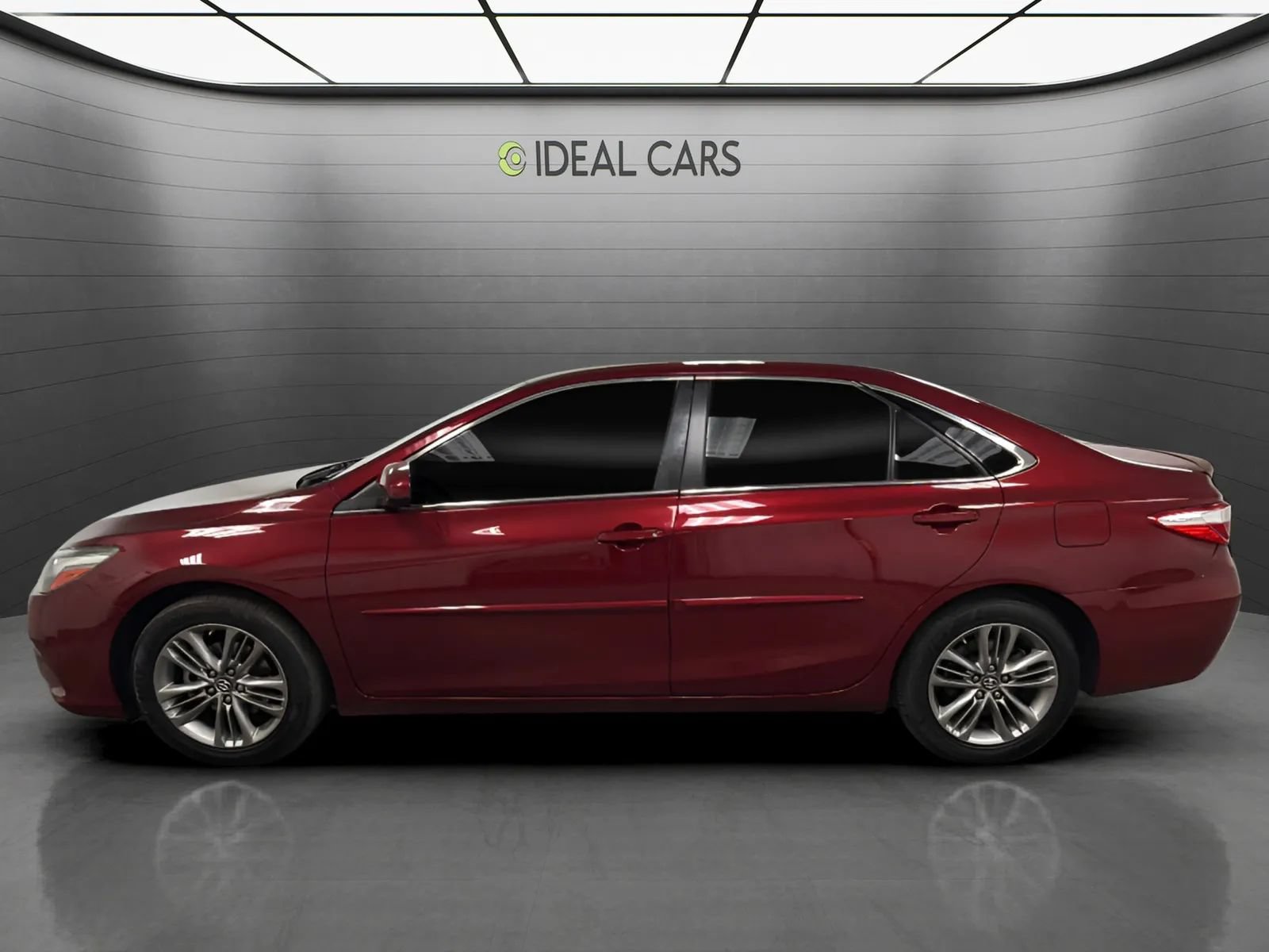Used 2017 Toyota Camry SE w/ Protection Package (Q2) FWD image 2