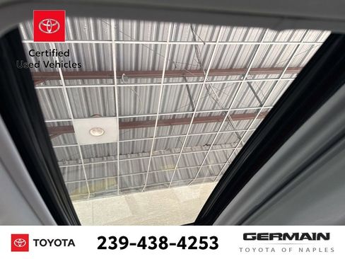 Used 2022 Toyota RAV4 XLE Premium image 12