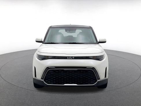 Used 2025 Kia Soul LX w/ LX Technology Package image 2
