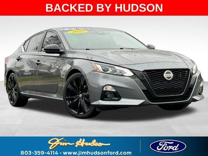 Used 2022 Nissan Altima 2.5 SR w/ Midnight Edition Package
