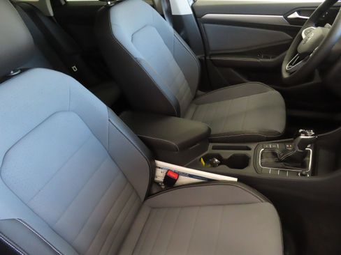 New 2026 Volkswagen Jetta SE FWD image 27