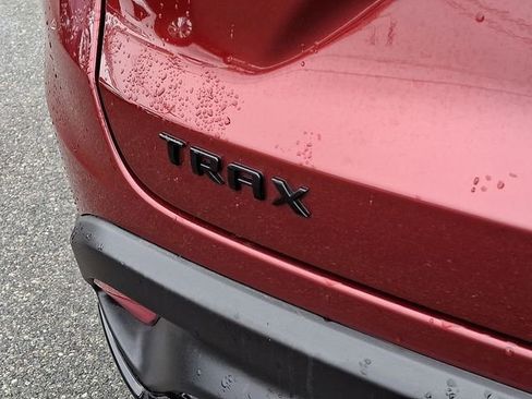 Used 2024 Chevrolet Trax RS w/ Driver Confidence Package image 38