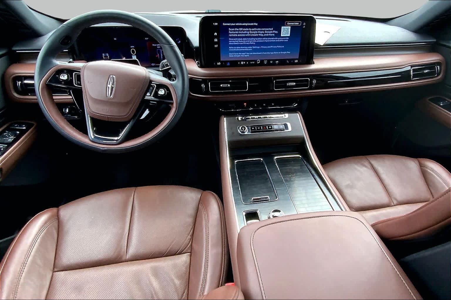 Used 2025 Lincoln Aviator Reserve w/ Jet Appearance Package AWD/4WD image 16