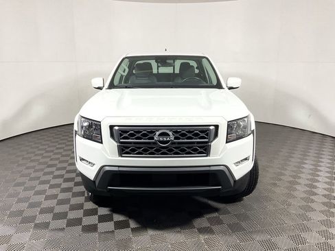 Used 2022 Nissan Frontier SV image 4