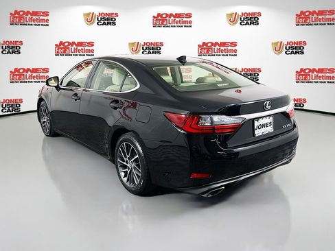 Used 2016 Lexus ES 350 w/ Navigation System Package image 2