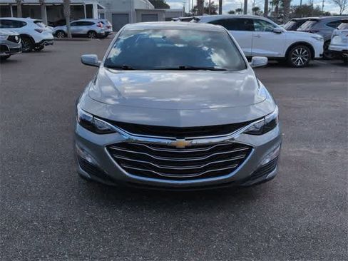Used 2023 Chevrolet Malibu LT image 3