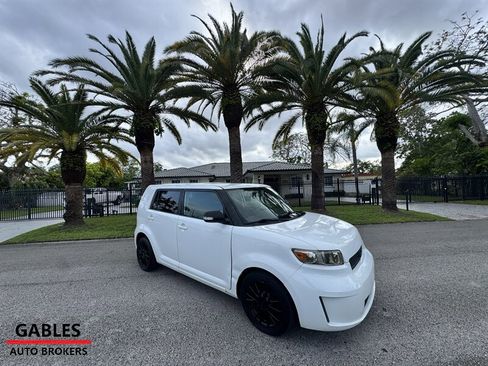 Used 2009 Scion xB FWD image 4