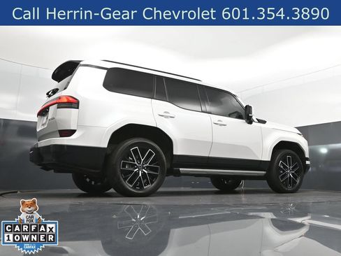Used 2024 Lexus GX 550 w/ Accessory Package (Z1) AWD/4WD image 23