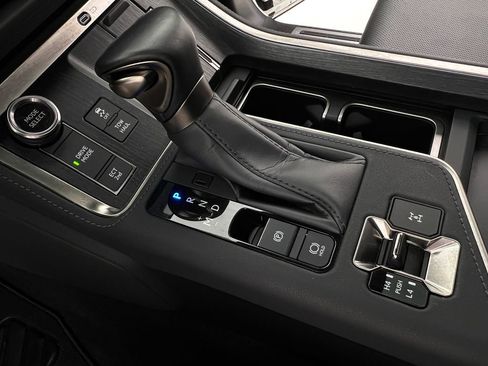 Used 2024 Lexus GX 550 image 21